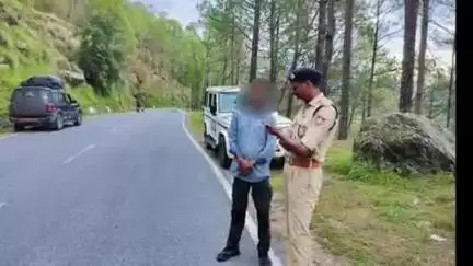 पिथौरागढ़: घाट पुलिस ने अवैध अंग्रेजी शराब के साथ एक अभियुक्त को किया गिरफ्तार