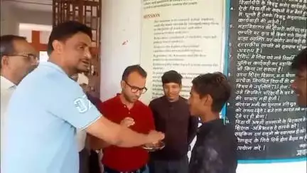 सैलाना: शासकीय महाविद्यालय सैलाना में दीक्षारंभ समारोह के तीसरे दिन भी विद्यार्थियों का तिलक लगाकर अभिनंदन