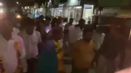 दमोह: शिक्षक मुरारी लाल अहिरवार बने अजाक्स के जिलाध्यक्ष, समर्थकों ने दी बधाई, घंटाघर से निकला जुलूस