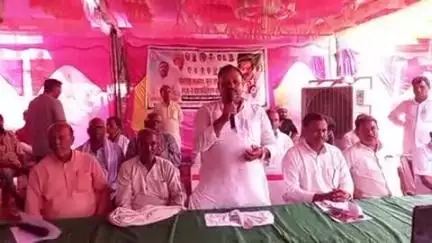 फुलवरिया: बड़कागांव में विधायक ने कहा, चुनाव आयोग भारत सरकार के इशारे पर कर रहा काम, कार्यकर्ताओं से सजग रहने की अपील