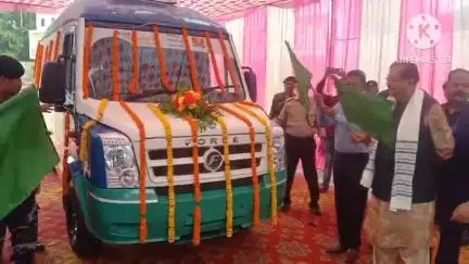 बिश्रामपुर: विश्रामपुर: वित्त मंत्री व पलामू सांसद ने रेहला में किया मोबाइल मेडिकल यूनिट का उद्घाटन