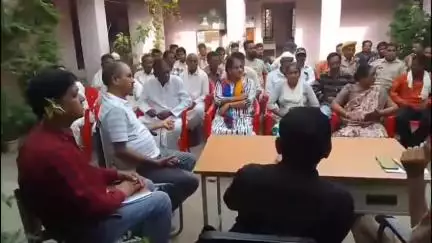 कुशलगढ़: कुशलगढ़ थाना में सीएलजी की बैठक संपन्न, शांतिपूर्ण त्यौहार मनाने की अपील, पुलिस अधिकारी भी रहे मौजूद