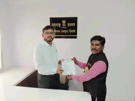 हिंगोली: अनुसूचित जाती अ ब क ड उपवर्गीकरणासह विविध मागण्याचे जिल्हाधिकारी यांच्यामार्फत मुख्यमंत्री यांच्याकडे निवेदन सादर