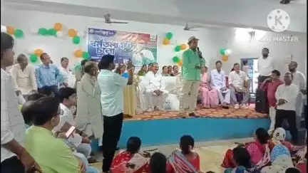 পুরুলিয়া ২: বোঙ্গাবাড়িতে জেলা সভাপতি, যুব সভাপতি ও মহিলা সভানেত্রীকে সংবর্ধনা দিল ব্লক তৃণমূল নেতৃত্ব, তৃণমূলে যোগ BJP-র GP সদস্যের