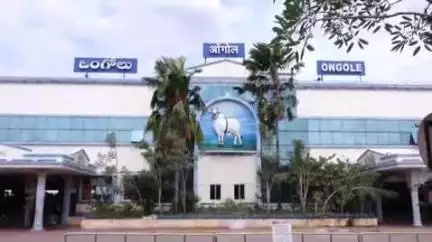 గంజాయి అక్రమ రవాణాను నిర్మూలించేందుకు నగరంలోని రైల్వేస్టేషన్‌ పరిసర ప్రాంతాల్లో తనిఖీ చేసిన ఎస్పీ దామోదర్