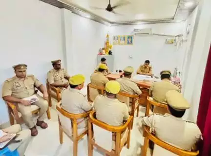 बिल्हौर: पुलिस उपायुक्त पश्चिम ने आगामी मोहर्रम के त्यौहार को लेकर बिल्हौर क्षेत्र की कर्बला का किया निरीक्षण