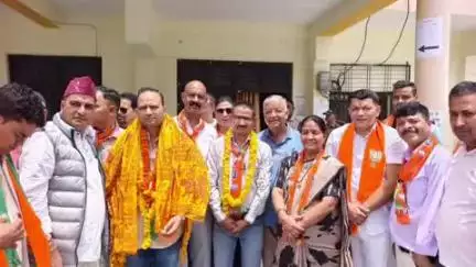 चम्पावत: जिले में भाजपा के 4 और निर्दलीय के 6 जिला पंचायत सदस्य प्रत्याशियों ने नामांकन कराया दाखिल