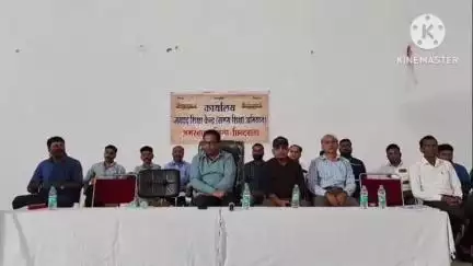 अमरवाड़ा: अमरवाड़ा के बारात घर में सर्व शिक्षा अभियान के तहत स्कूलों की हुई समीक्षा बैठक
