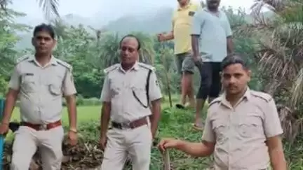 ବୌଦ୍ଧ ସଦର: ମଣିପୁର ଜଙ୍ଗଲରେ ଦେଶୀ ମଦ ତିଆରି କାରଖାନାରେ ଅବକାରୀ ପୋଲିସର ଚଢ଼ାଉ