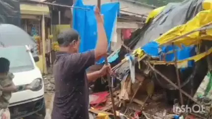 पालघर: जव्हार शहर परिसरातील अतिक्रमणांवर नगरपरिषदेची तोडक कारवाई