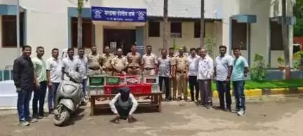 शिंदखेडा: बेटावद रस्त्यावर वाहनांची बॅटरी चोरणाऱ्या चोरट्याला नरडाणा पोलिसांनी केले जेरबंद