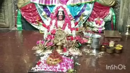 భద్రకాళి అమ్మవారి శాకంబరీ మహోత్సవాల్లో భాగంగా ఈరోజు ఉగ్రప్రభ త్వరితమాత రూపంలో భక్తులకు దర్శనమిస్తున్న భద్రకాళీ అమ్మవారు