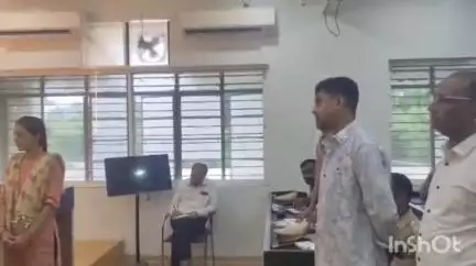 जळगाव: रोहिणी खडसे व त्यांचे कार्यकर्ते मारण्याचा धमक्या देत आहेत; पांडुरंग नाफडे यांच्या पत्नी सीमा नाफडे यांचा आरोप