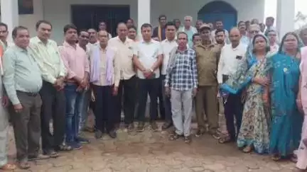 सिमगा: साहू समाज ने सुहेला में छेड़छाड़ के आरोपी के स्कूल को बंद करने की मांग की, समाज की बैठक हुई आयोजित