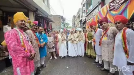 आलोट: साध्वी मंडल के चातुर्मास मंगल प्रवेश उत्सव पर नगर में विधायक पद परिक्रमा में हुए शामिल