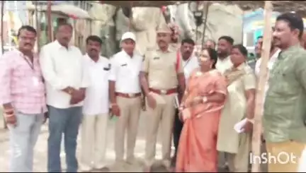 భద్రకాళి దేవాలయంలో శాకంబరీ ఉత్సవాల సందర్భంగా పాలక మండలి సభ్యులు, పోలీసు ఉన్నత అధికారుల సమీక్ష సమావేశం