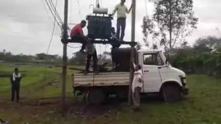 डिंडौरी: देवरी माल के बहेरा टोला गांव में प्रदर्शन के बाद बिजली विभाग ने लगाया ट्रांसफार्मर