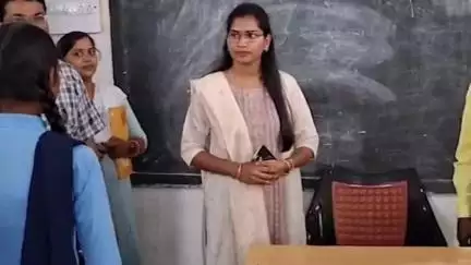 साजा: साजा की एसडीएम पिंकी मनहर ने खाती पहुंचकर स्कूली बच्चों की पढ़ाई, बिजली, पानी और साफ-सफाई की ली जानकारी