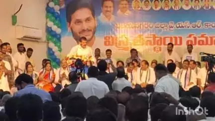 విజయనగరం: హామీలు అమలు చేయమని డిమాండ్‌ చేస్తే ఇష్టారీతన మాట్లాడటం సబబు కాదు: మాజీ మంత్రి బొత్స సత్యనారాయణ