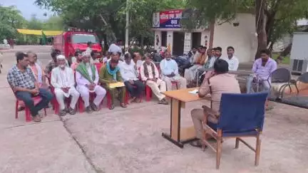 महाराजपुर: आगामी त्योहारों को देखते हुए महाराजपुर थाने में शांति समिति की बैठक हुई