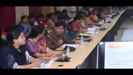राजिम: कलेक्टर गरियाबंद ने जिले के आंगनबाड़ी पर्यवेक्षकों की बैठक में दिए निर्देश