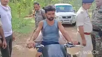 कलेर: कलेर थाना और ALTF टीम की संयुक्त कार्रवाई, 58.4 लीटर महुआ शराब बरामद, एक व्यक्ति गिरफ्तार, बाइक ज़ब्त