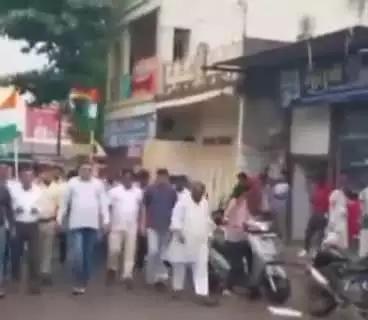 अलीराजपुर: कांग्रेसी नेताओं ने जीतू पटवारी पर एफआईआर के विरोध में नारेबाजी कर सौंपा ज्ञापन