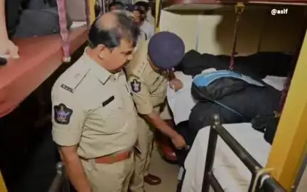 కర్నూలు: కర్నూలు రైల్వే స్టేషన్ , రైళ్ళల్లో ఆకస్మిక తనిఖీలు : జిల్లా అడిషనల్ ఎస్పీ హుస్సేన్ పీరా