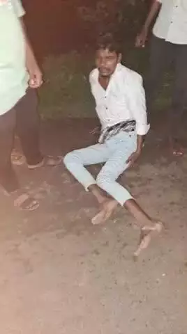 कवर्धा: ग्राम नेऊरगांव खुर्द में सड़क पर घूम रही मवेशी से टकराकर बाइक सवार युवक गिरकर घायल, बोडला अस्पताल में भर्ती