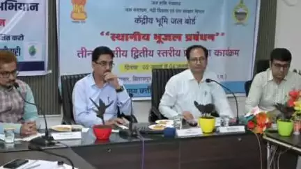 मस्तुरी: संभागायुक्त श्री सुनील कुमार जैन ने जिला पंचायत के सभाकक्ष में 3 दिवसीय जल संवर्धन कार्यशाला का शुभारंभ किया