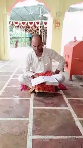 shree Ram lalla Sarkar pujniya Rohit pandit subah Aarti karte Hain@