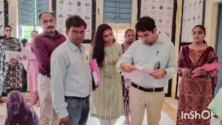 રાપર: કચ્છ ડિસ્ટ્રીકટ ડેવલોપમેન્ટ ઓફિસર દ્વારા વાગડ વિસ્તારના સરહદી ગામોની મુલાકાત કરી વિવિધ સૂચનો કરાયા