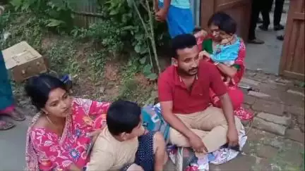 গণ্ডাছড়া: পিতৃ সম্পত্তির বিবাদ: ধলাইয়ের গন্ডাছড়ায় ভাইয়েরা অবরোধে