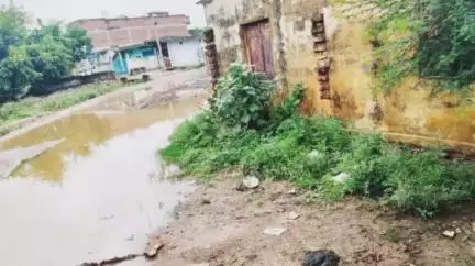 देवसर: पशु चिकित्सालय की भूमि अतिक्रमण की चपेट में, स्थानीय प्रशासन मौन, पशु चिकित्सा अधिकारी ने एसडीएम देवसर को लिखा पत्र