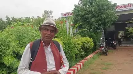 सरस्वती ज्ञानोदय हाई सेकेंडरी स्कूल नैगूवां नौगांव जिला छतरपुर में विद्यार्थियों को प्रवेश उत्सव कार्यक्रम के दौरान विभिन्न जानकारी दी इस समय गार्डन में हरियाली को देखकर एक वीडियो तैयार किया गया है