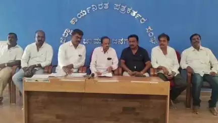 ಚಾಮರಾಜನಗರ: ಅಕ್ರಮ ಖಾತೆ  ವರ್ಗಾವಣೆ ತಹಶೀಲ್ದಾರ ವಿರುದ್ದ ಡಿಸಿಗೆ ದೂರು : ನಗರದಲ್ಲಿ ಮಾಜಿ ನಗರಸಭಾ ಸದಸ್ಯ ಚುಂಗುಮಣಿ ಹೇಳಿಕೆ