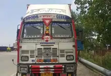 शिवसागर: शिवसागर थाने के टोल प्लाजा के समीप खड़े कंटेनर में मिला चालक का शव, पुलिस जांच में जुटी