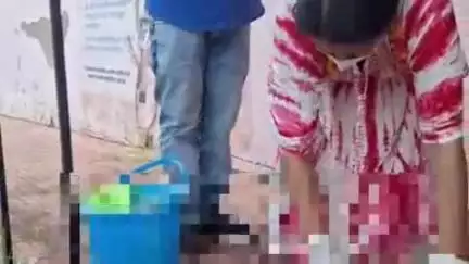 हरचंदपुर में मानसिक रूप से बीमार महिला को बीपीएम ने नहलाया, डॉक्टर ने जिला अस्पताल किया रेफर
