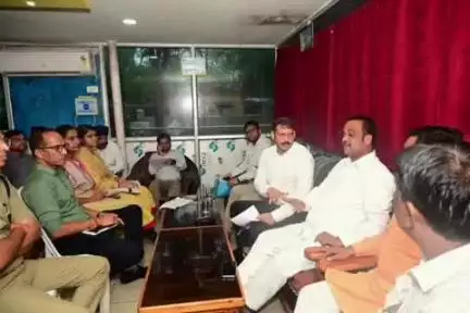 कवर्धा: कलेक्टर ने सावन महीने के पहले सोमवार को होने वाली पदयात्रा की तैयारियों के लिए भोरमदेव मंदिर परिसर का किया निरीक्षण