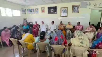झाबुआ: झाबुआ में विधायक कार्यालय पर जिला महिला कांग्रेस द्वारा संगठन सृजन अभियान के तहत बैठक आयोजित