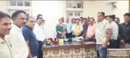झाबुआ: झाबुआ में शिक्षक संयुक्त मोर्चा ने नवागत सहायक आयुक्त का किया स्वागत