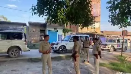 फुलवरिया: फुलवरिया क्षेत्र में मुहर्रम पर्व का जायजा लेने पहुंचे एसपी, सुरक्षा व्यवस्था और जुलूस मार्ग की ली जानकारी