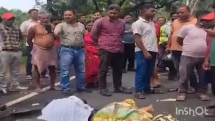 मांडू: कुजू ओपी क्षेत्र में सरना स्थल के पास पिकअप वैन की टक्कर से सब्जी विक्रेता की मौत