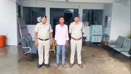 जामुन खिलाने का लालच देकर नाबालिग से दुष्कर्म करने वाले आरोपी को जैजैपुर पुलिस ने किया गिरफ्तार
