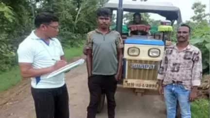भंडारा: उसरागोंदी येथे रेतीची चोरटी वाहतूक करणारा ट्रॅक्टर पोलिसांच्या ताब्यात, ७ लाख ५६ हजारांचा मुद्देमाल जप्त