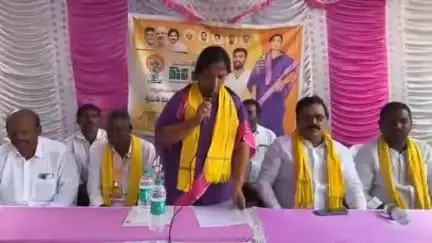 కూటమి ప్రభుత్వం ఎన్నికల్లో ఇచ్చిన ప్రతి హామీని నెరవేరుస్తాం తాటిచెర్ల తొలి అడుగు సమావేశంలో ఎమ్మెల్యే పరిటాల సునీత