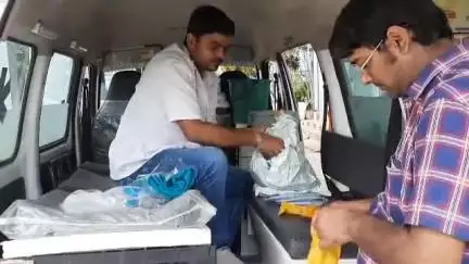बलिया: बलिया अनुमंडलीय अस्पताल के एंबुलेंस का बेगूसराय से आए क्लस्टर लीडर ने किया निरीक्षण