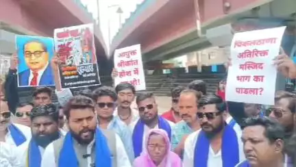जातीय दोषातून मनपा कारवाई करत असल्याचा आरोप पॅंथर संघटनेचे दीपक केदार यांचा आरोप