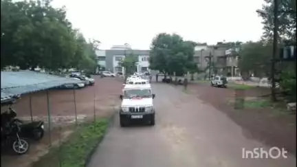आगामी त्योहारों के मद्देनज़र पुलिस ने कटनी स्टेशन इलाके में निकाला फ्लैग मार्च
