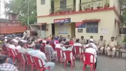 डोमचांच: डोमचांच थाना परिसर में मोहर्रम को लेकर शांति समिति की बैठक संपन्न